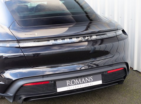 Porsche Taycan Turbo S 28