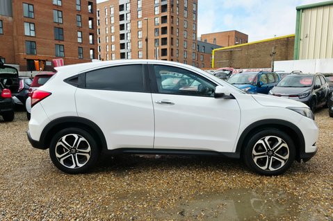 Honda HR-V 1.5 I-VTEC SE LOOK! JUST 49000 MILES! 4 MAIN DEALER SERVICES  11