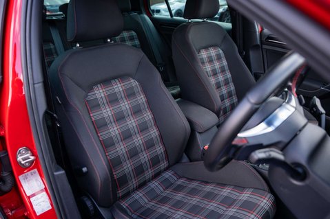 Volkswagen Golf 2.0 Golf GTi Semi-Auto 5dr 4