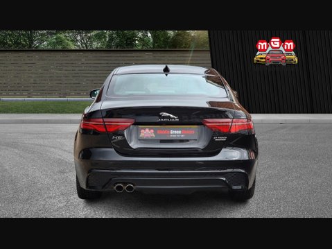 Jaguar XE R-DYNAMIC S 8