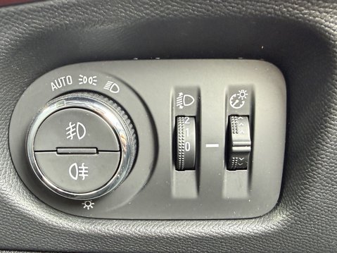 Vauxhall Mokka 1.2 Turbo 100 SRi Nav Premium 5dr 32
