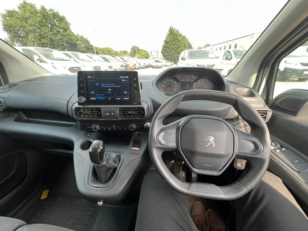Peugeot Partner SWB (SOLD) L1H1 Low Roof Professional Air Con Sensors Cam EURO 6 NO VAT 46