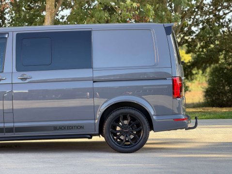 Volkswagen Transporter 2.0 Transporter T32 Sportline Black Edition TDI Semi-Auto 14
