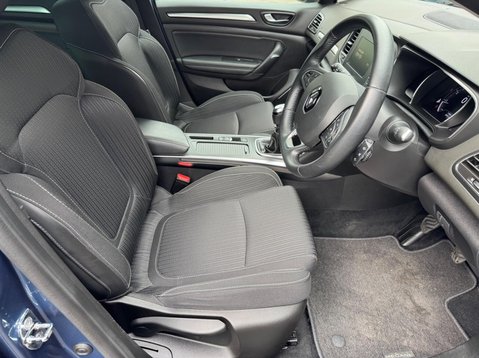 Renault Megane ICONIC TCE 19