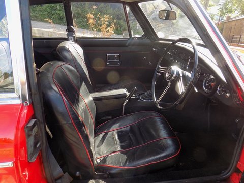 MG B GT 9