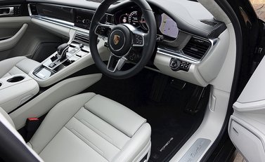 Porsche Panamera Turbo 16