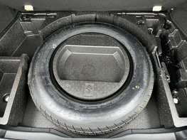 Toyota C-HR 1.8 C-HR-Dynamic HEV CVT 5dr 71