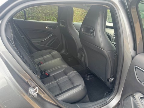 Mercedes-Benz GLA Class GLA 180 URBAN EDITION 12