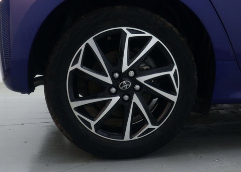 Toyota Yaris 1.5 Yaris Design HEV CVT 5dr 13