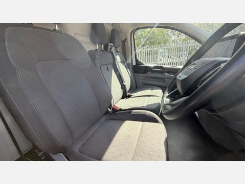 Ford Transit Custom 300 LIMITED L2H1 P/V ECOBLUE 31