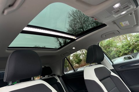 Volkswagen T-Roc SEL TSI EVO DSG -WHITE SILVER -PAN ROOF -CAMERA -WINTER PACK  60