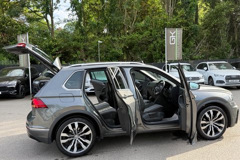 Volkswagen Tiguan R-LINE TECH TSI EVO DSG -CAMERA -FULL VW SERVICE HISTORY  21
