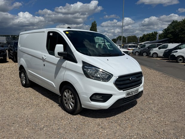 Ford Transit Custom SWB L1H1 [SOLD SM] Low Roof Limited 280 Air Con Alloys Sensors EURO 6 4