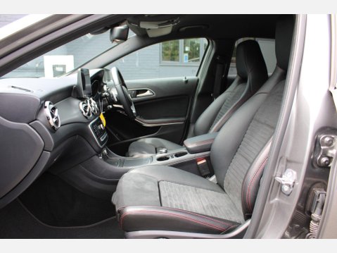 Mercedes-Benz GLA GLA 180 AMG LINE EDITION 10