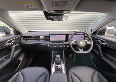 MG HS 1.5 T-GDI PHEV TROPHY 12
