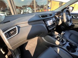 Nissan Qashqai 1.6 Qashqai Tekna dCi 5dr 17