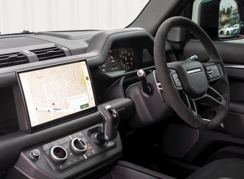 Land Rover Defender V8 16