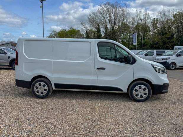 Renault Trafic SWB L1H1 Low Roof Advance SL30 Air Con Sensors EURO 6 5