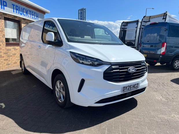 Ford Transit Custom Transit Custom 320 L2 Diesel FWD 2.0 Eco Blue 136ps H1 Van Limited 1