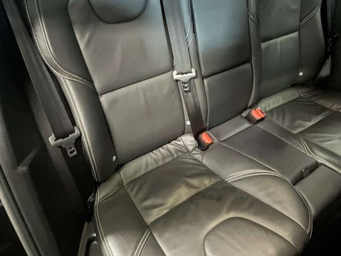 Volvo V40 1.5 V40 R-Design Edition T3 Auto 5dr 29