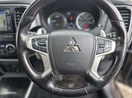 Mitsubishi Outlander 2.0h 12kWh GX4h SUV 5dr Petrol Plug-in Hybrid CVT 4WD Euro 6 (s/s) (200 ps) 31