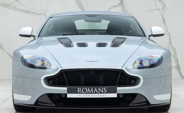 Aston Martin V12 Vantage S 4