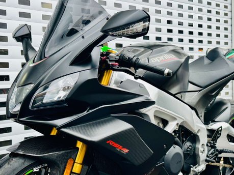 Aprilia RSV 1.1 RSV 4 1100 Factory 