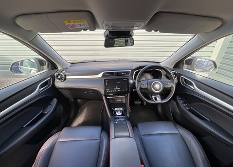 MG ZS EV 51kWh TROPHY CONNECT 11