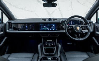 Porsche Cayenne V6 21