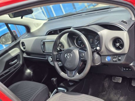 Toyota Yaris 1.5 VVT-h Icon Hatchback 5dr Petrol Hybrid E-CVT Euro 6 (s/s) (100 ps) 17