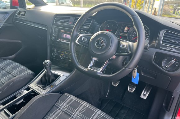 Volkswagen Golf 2.0 TDI BlueMotion Tech GTD 5 Door 20