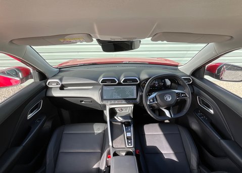 MG ZS 1.5 HYBRID+ TROPHY 12