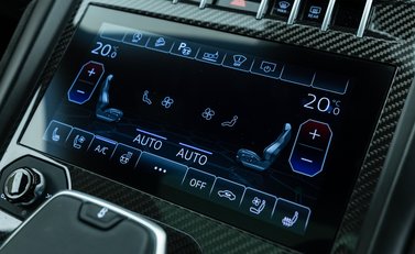 Lamborghini Urus PEARL CAPSULE 27