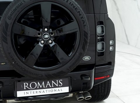 Land Rover Defender 90 V8 Bond Edition 23