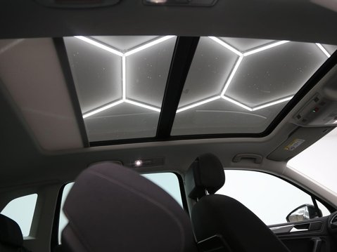 Volkswagen Tiguan 2.0 TSI SEL DSG 4Motion Euro 6 (s/s) 5dr 24