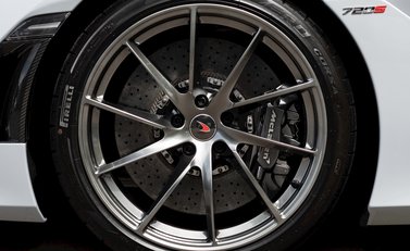 McLaren 720S Performance 12