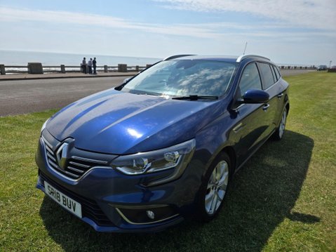 Renault Megane 1.2 TCe Iconic Sport Tourer Euro 6 (s/s) 5dr 7