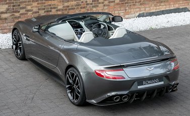 Aston Martin Vanquish S Volante 11