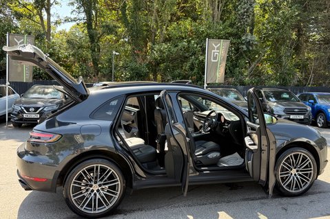 Porsche Macan PDK - 21" TURBO WHEELS -PAN ROOF -BOSE -PASM -CAMERA -£15K EXTRAS  21