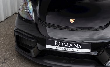 Porsche 718 Cayman GT4 24