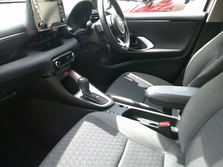 Toyota Yaris ICON FHEV ONLY 17,000 MILES FROM NEW 12