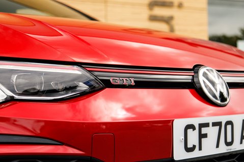 Volkswagen Golf GTI TSI DSG 11