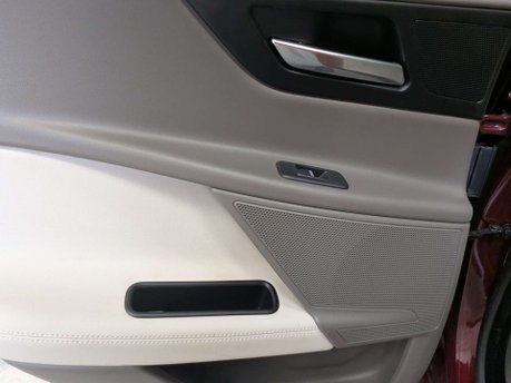 Jaguar XE 2.0 XE Portfolio i Auto 4dr 51