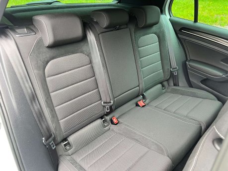 Volkswagen Golf 2.0 Golf R TSi 4Motion Semi-Auto 4WD 5dr 40