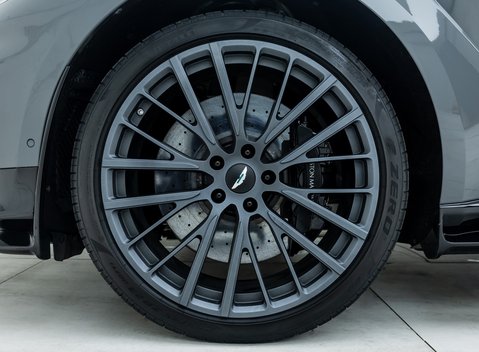 Aston Martin DBX 707 26