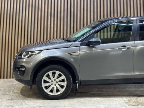 Land Rover Discovery Sport 2.0 Discovery Sport SE Tech TD4 Auto 4WD 5dr 32