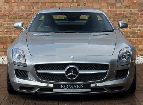 Mercedes-Benz SLS AMG 4