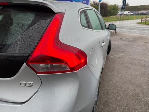 Volvo V40 2.0 D3 SE Lux Nav Geartronic Euro 5 (s/s) 5dr 32