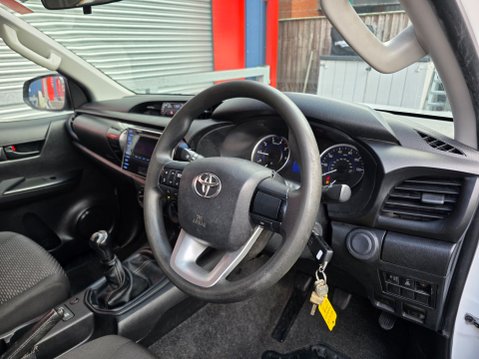 Toyota Hilux ACTIVE 4WD D-4D S/C 15