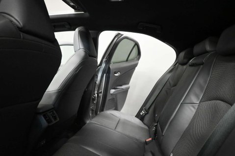 Lexus Ux 2.0 UX 250h Takumi 4x2 CVT 5dr 29